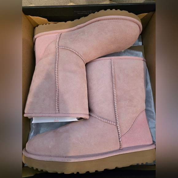 UGG Classic Short II Pink Winter Boots - Picture 2 of 8